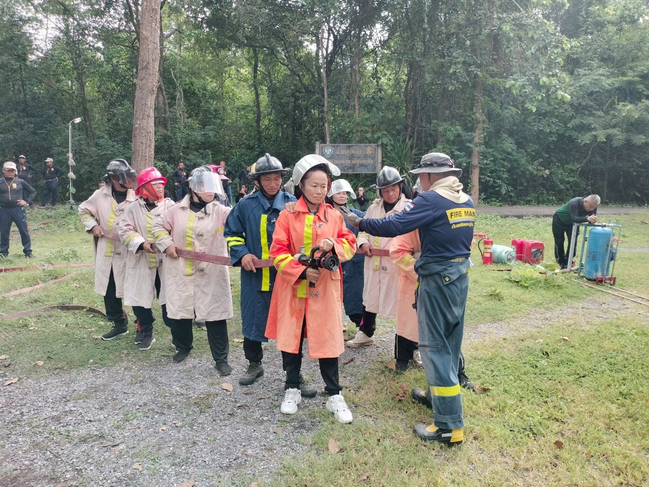 LINE_ALBUM_ทบทวน อปพร. 68_250813_432_397.jpg